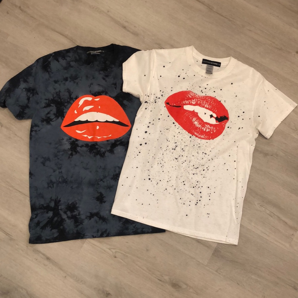 2 Lips T-shirt’s Bundle